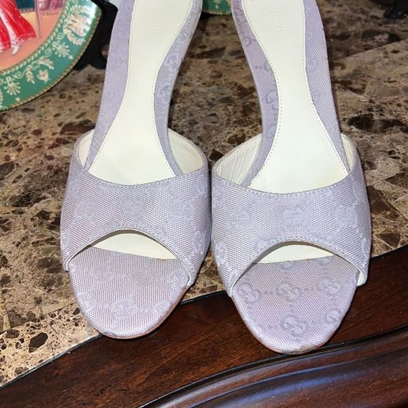 Gucci - Picture 2 of 8